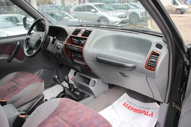 Nissan Terrano 2.7 TDI НОВ ВНОС , снимка 10 - Автомобили и джипове - 53246520