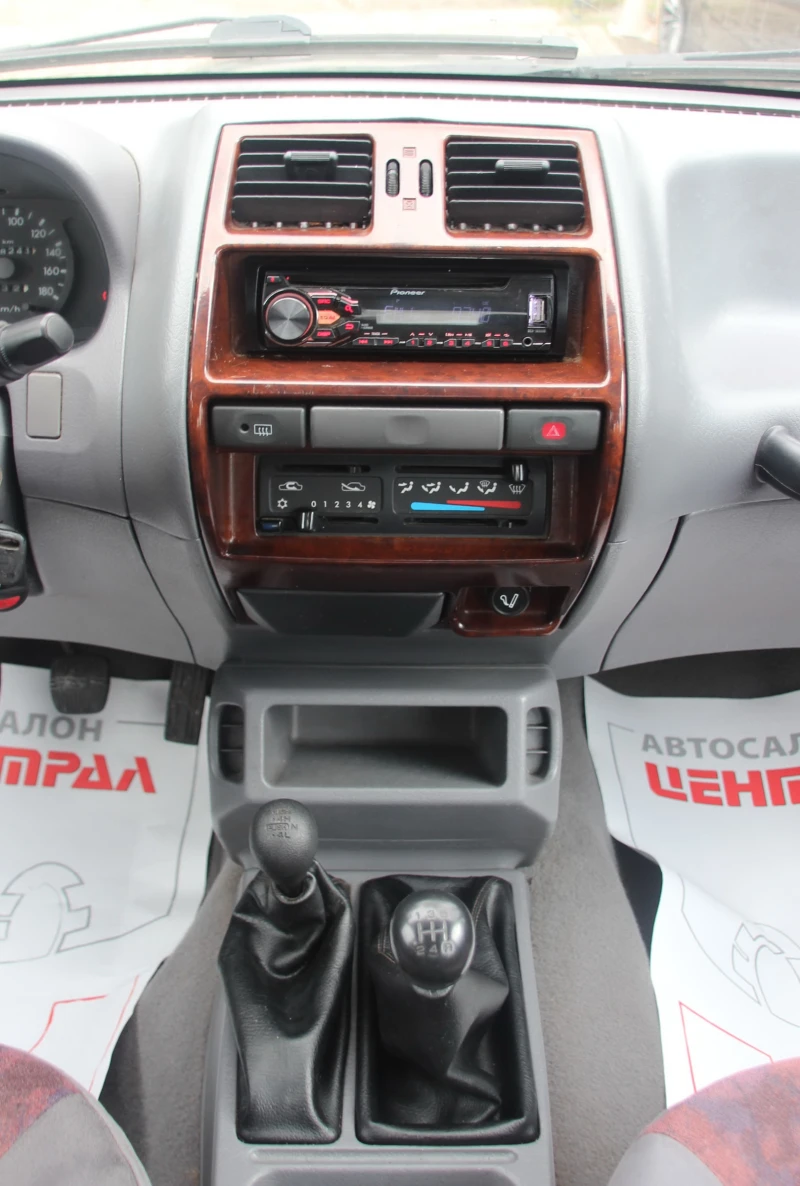 Nissan Terrano 2.7 TDI НОВ ВНОС , снимка 11 - Автомобили и джипове - 53246520