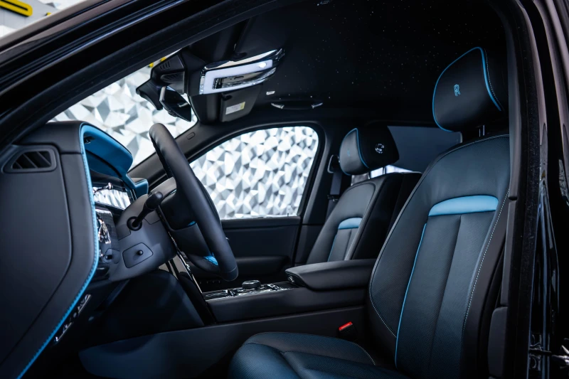 Rolls-Royce Cullinan Black Badge Series II, снимка 13 - Автомобили и джипове - 53521373