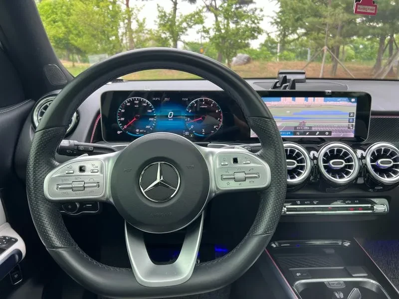 Mercedes-Benz GLB 250 4MATIC, снимка 13 - Автомобили и джипове - 55264932