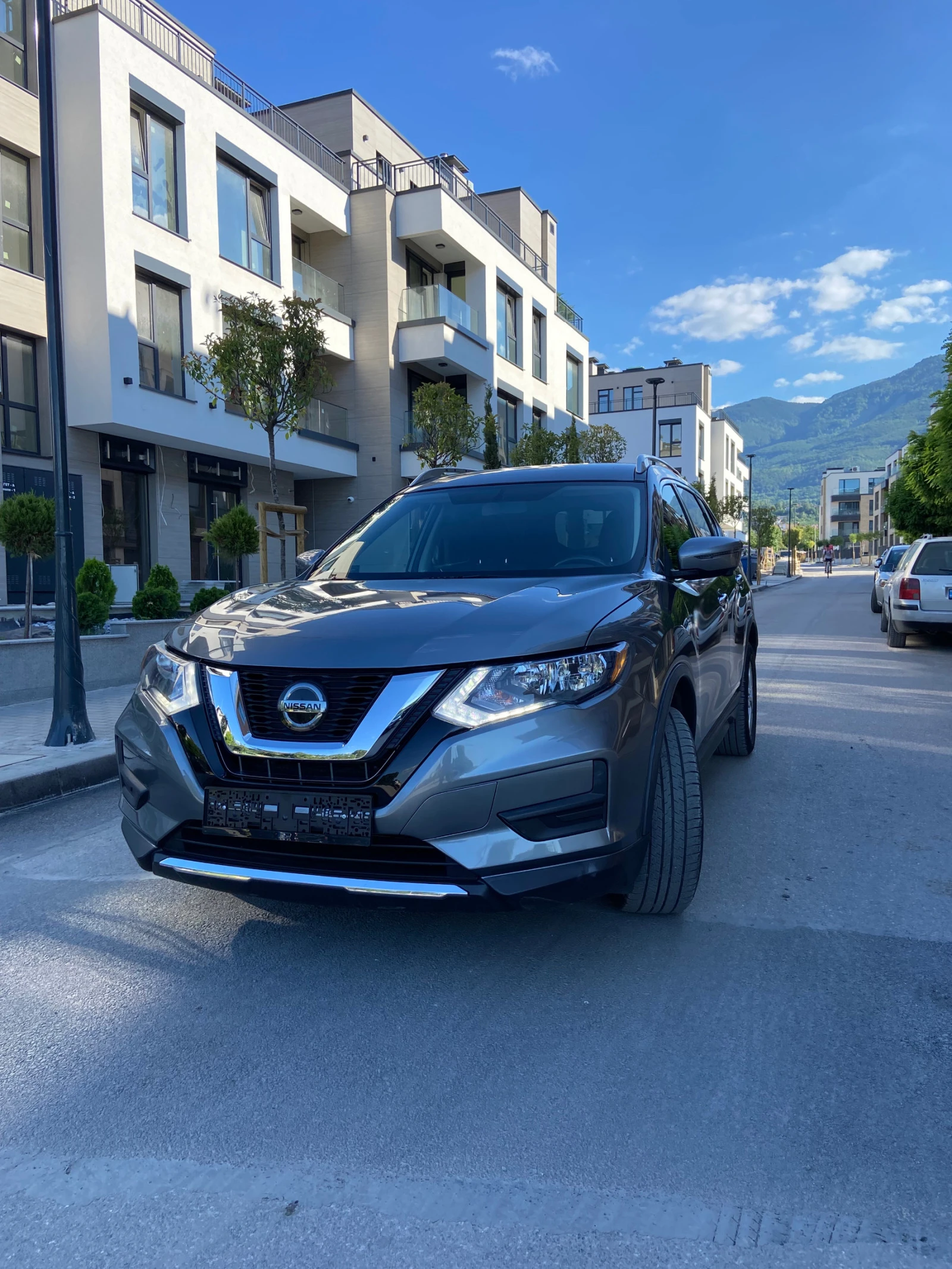 Nissan Rogue - [1] 