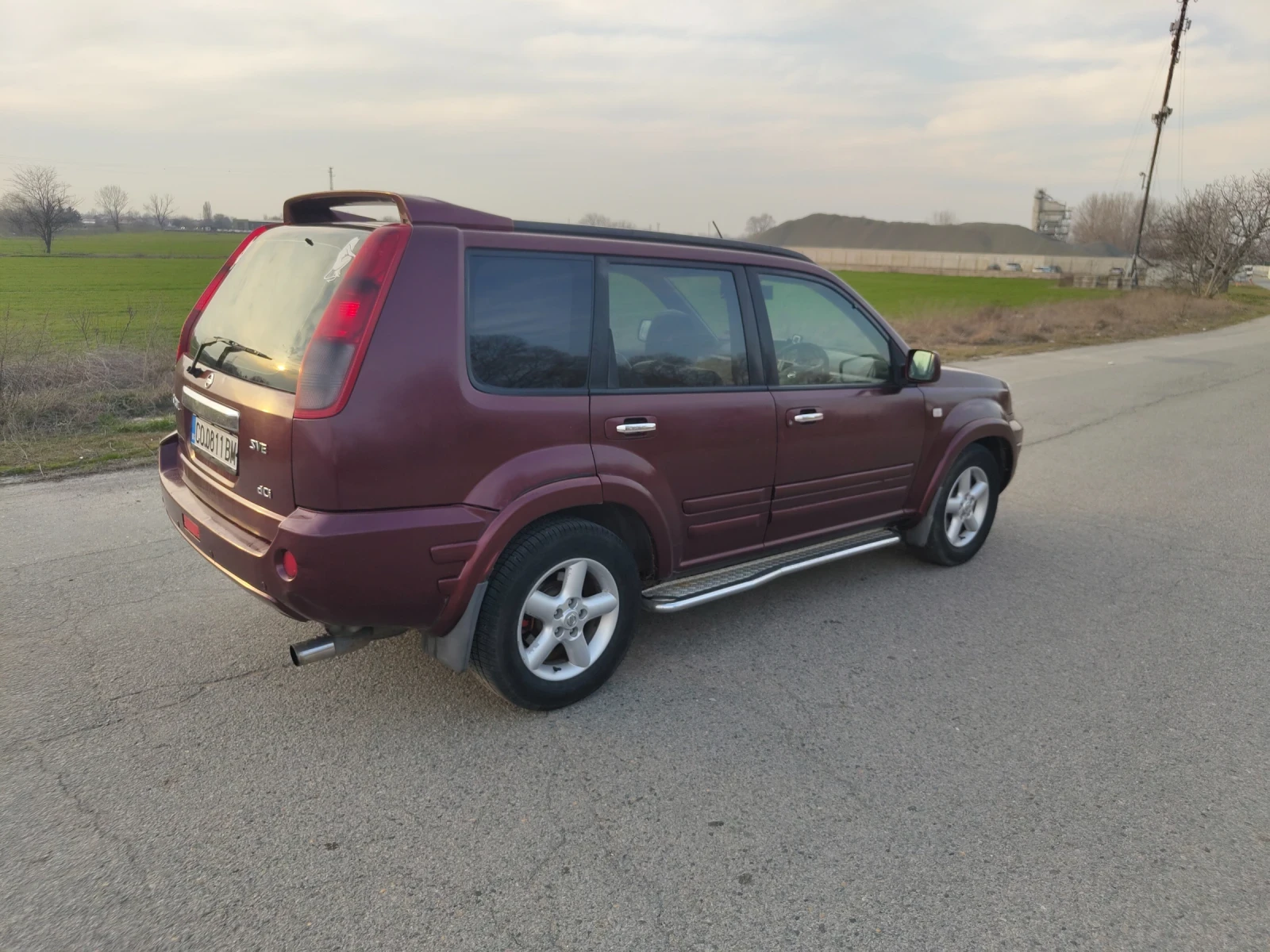 Nissan X-trail 2.2, снимка 3 - Автомобили и джипове - 53712264