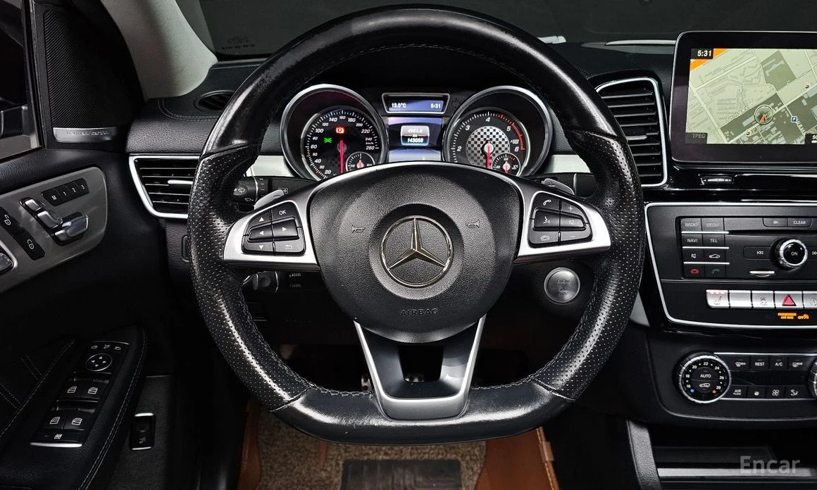 Mercedes-Benz GLE 350 4MATIC* AMG* HARMAN/KARDON* ПАНО* 360 КАМЕРИ, снимка 10 - Автомобили и джипове - 53906596