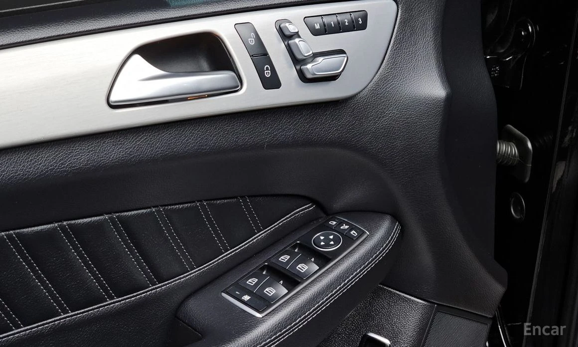 Mercedes-Benz GLE 350 4MATIC* AMG* HARMAN/KARDON* ПАНО* 360 КАМЕРИ, снимка 8 - Автомобили и джипове - 53906596