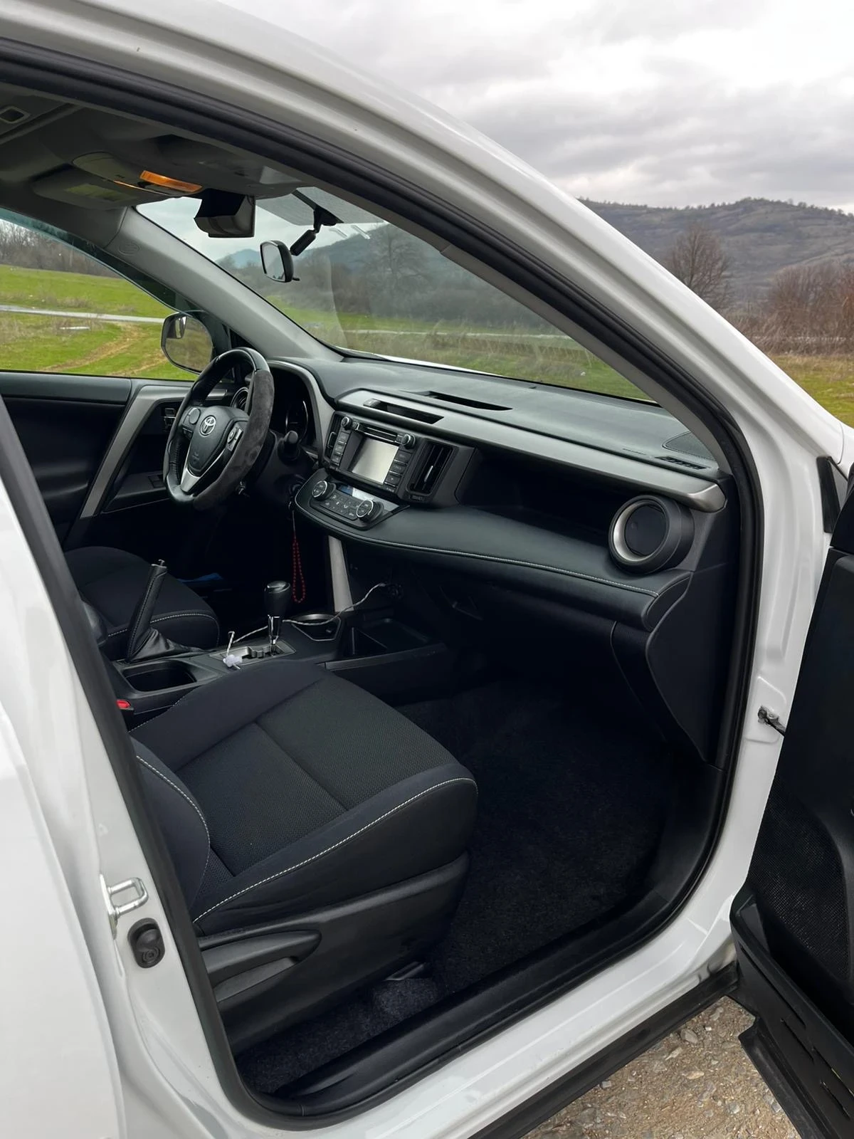 Toyota Rav4, снимка 15 - Автомобили и джипове - 53944534