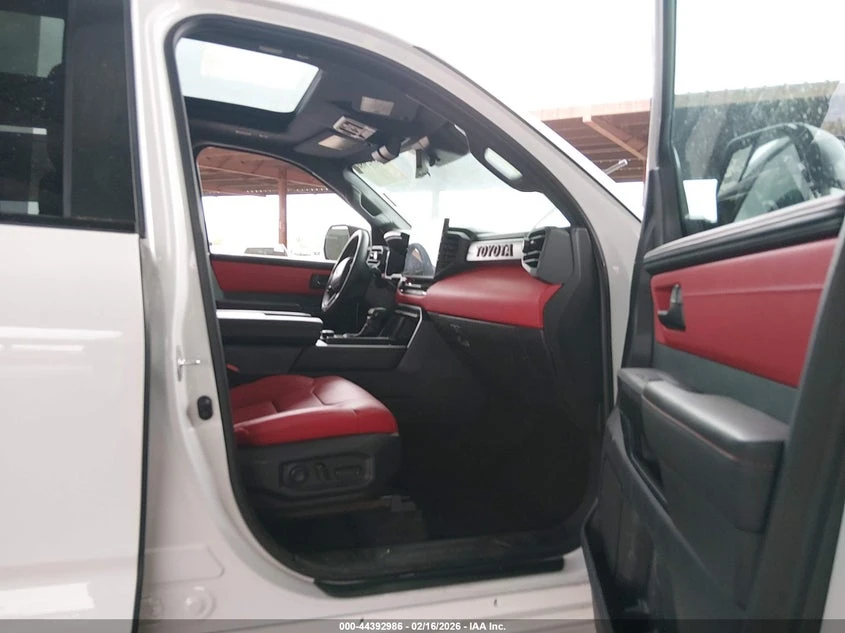 Toyota Sequoia Trd Pro, снимка 5 - Автомобили и джипове - 54248843