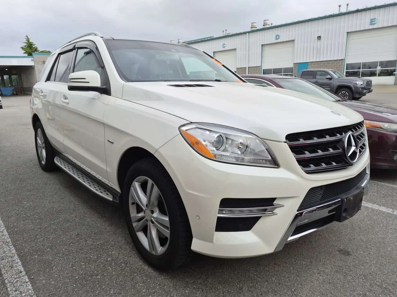 Mercedes-Benz ML 350 BLUETEC * HARMAN/KARDON* PANORAMA* , снимка 2 - Автомобили и джипове - 54445225