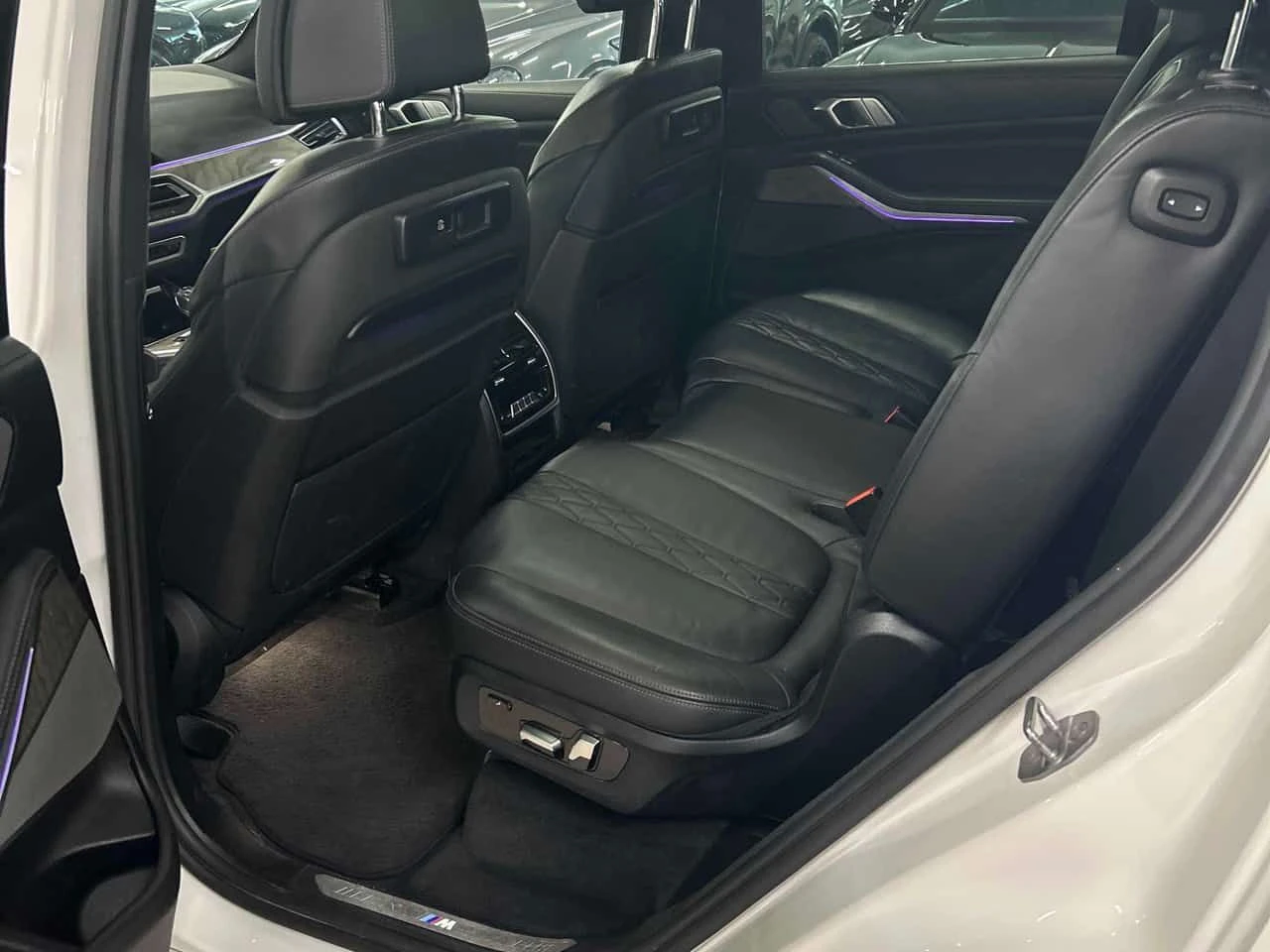 BMW X7 M50i  CARFAX, снимка 16 - Автомобили и джипове - 54680901
