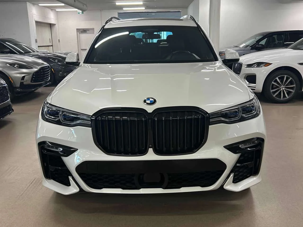 BMW X7 M50i  CARFAX, снимка 6 - Автомобили и джипове - 54680901