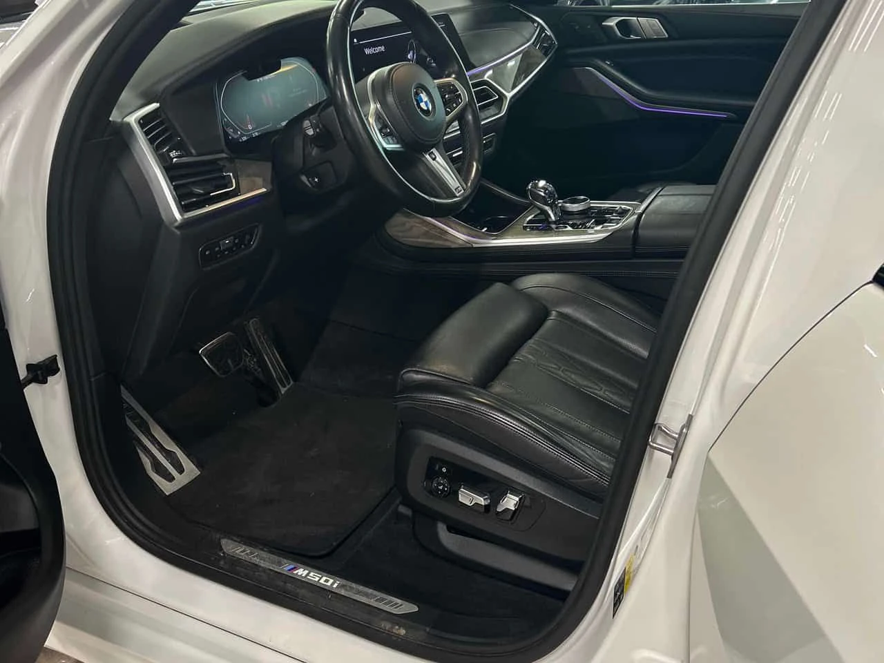 BMW X7 M50i  CARFAX, снимка 15 - Автомобили и джипове - 54680901