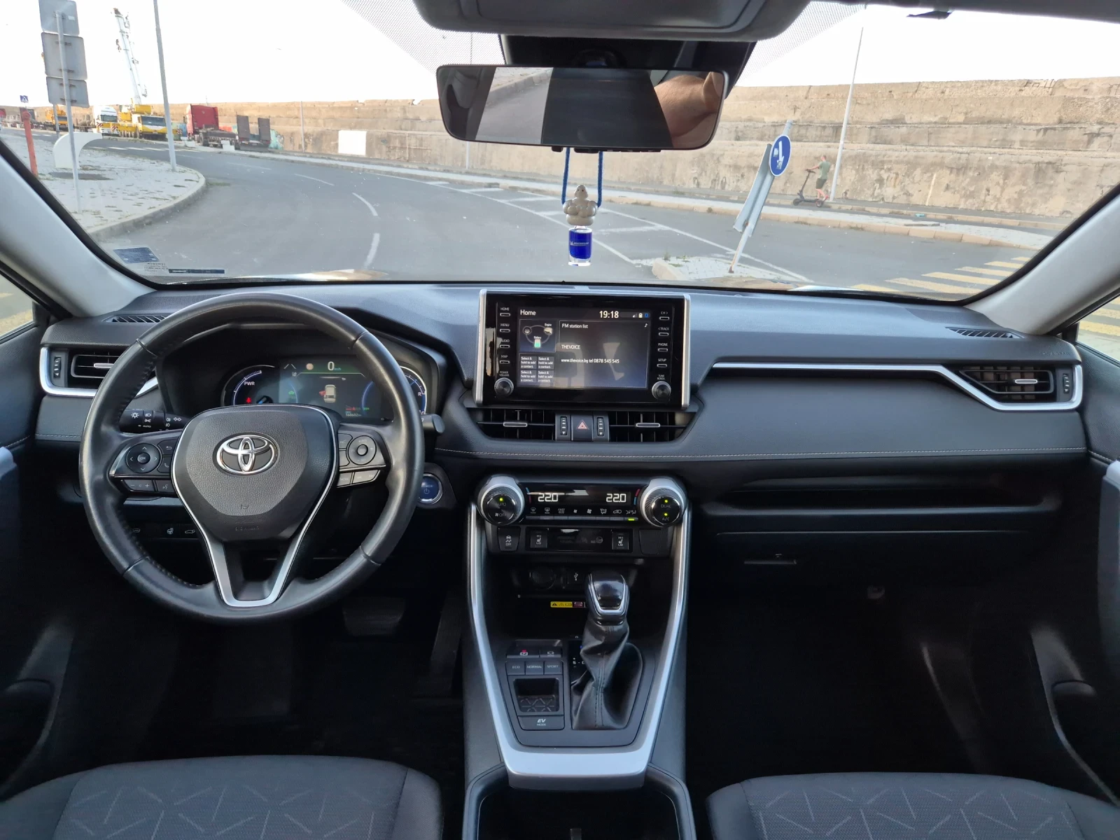 Toyota Rav4 ФЕЙСЛИФТ! ГАРАНЦИЯ!, снимка 11 - Автомобили и джипове - 54755439