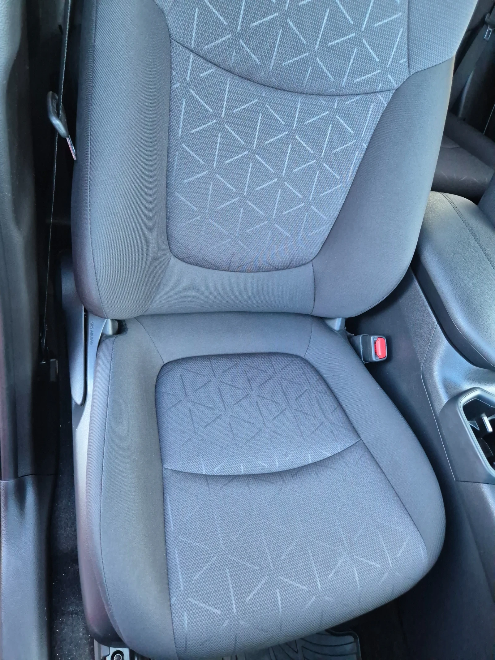 Toyota Rav4 ФЕЙСЛИФТ! ГАРАНЦИЯ!, снимка 8 - Автомобили и джипове - 54755439