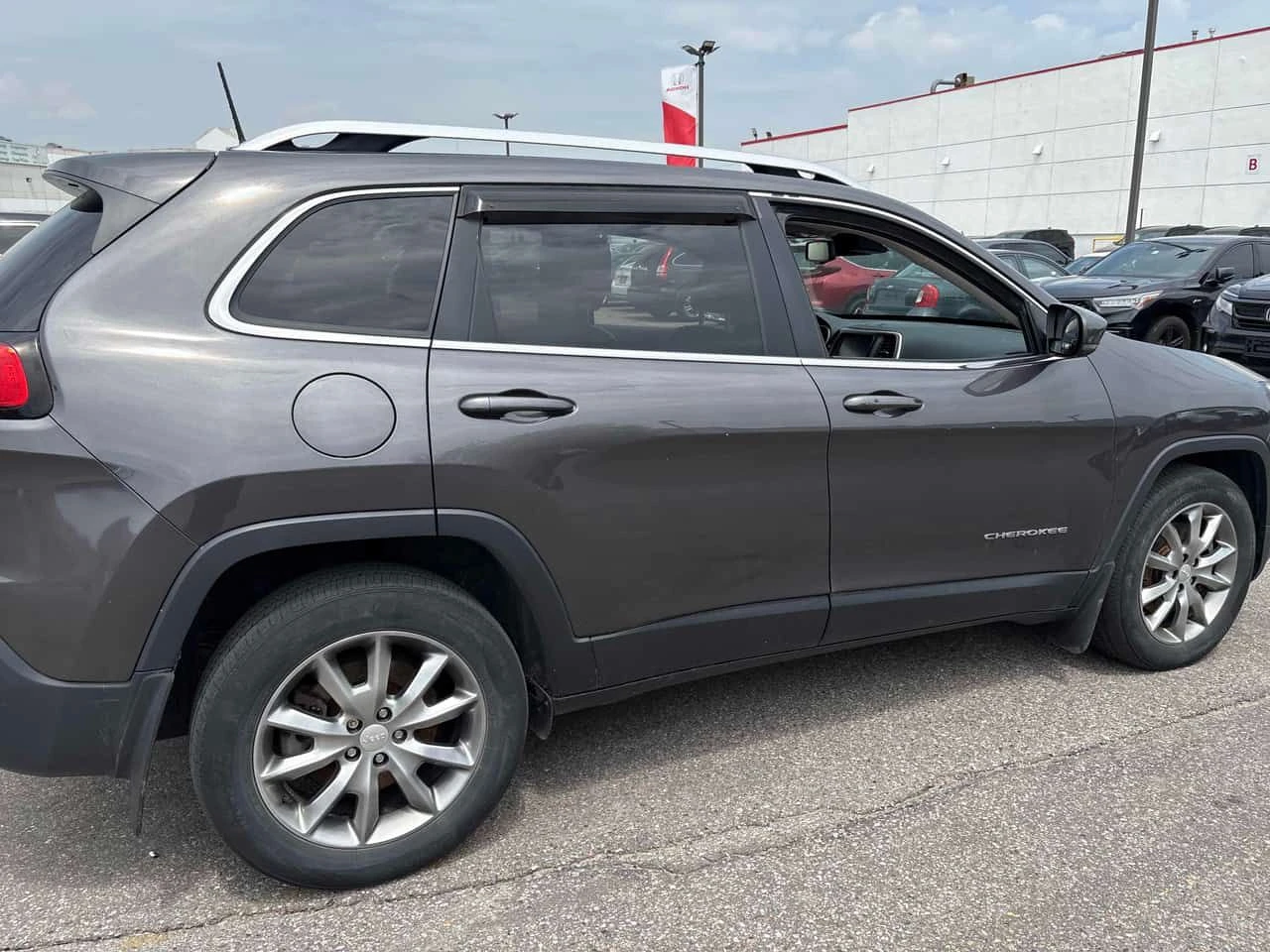 Jeep Cherokee * Limited * АВТОКРЕДИТ БЕЗ ПЪРВОНАЧАЛНА ВНОСКА* , снимка 3 - Автомобили и джипове - 54842121