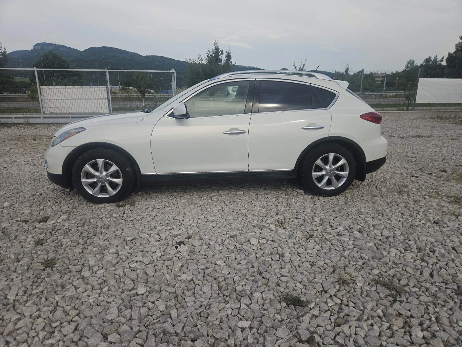 Infiniti Ex35 4x4 , снимка 2 - Автомобили и джипове - 54882925