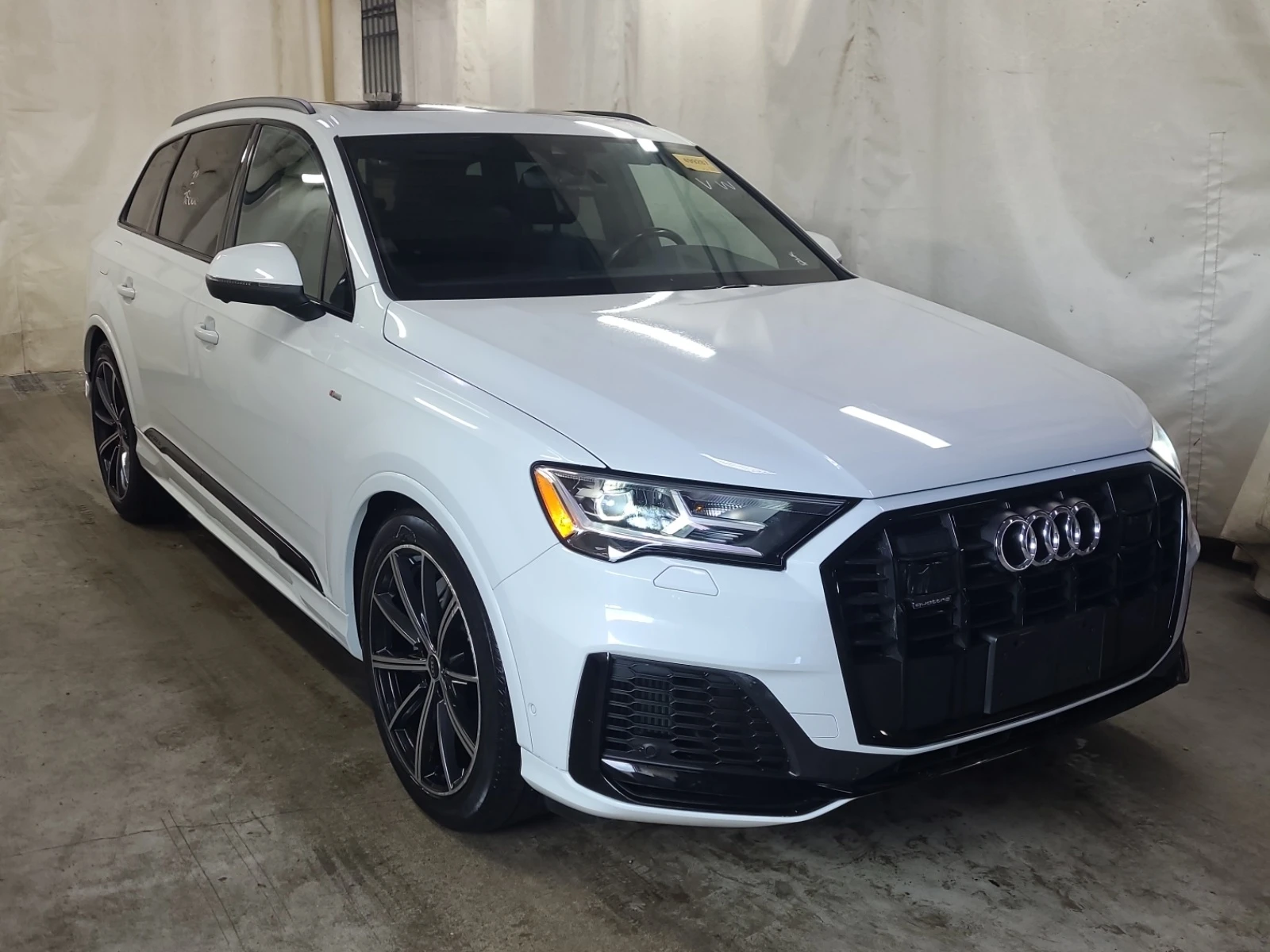 Audi Q7 PROGRESSIV * 3.0T * CARFAX * СЕРВИЗНА ИСТОРИЯ * , снимка 2 - Автомобили и джипове - 54947792