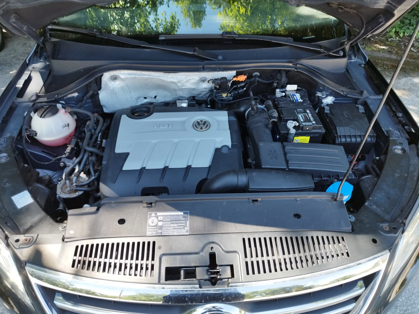 VW Tiguan 2.0 TDI-Common rail , снимка 11 - Автомобили и джипове - 55191283