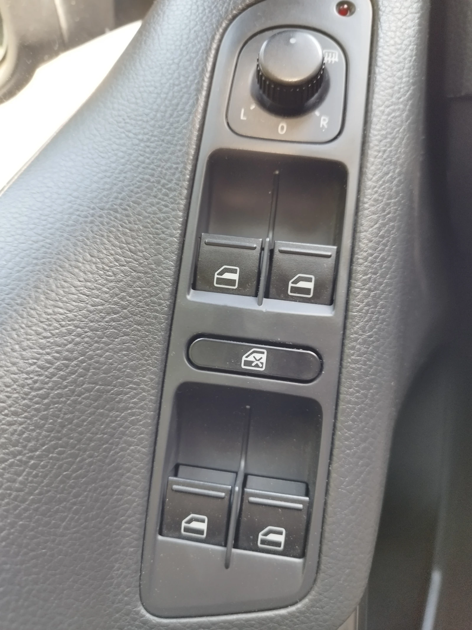 VW Tiguan 2.0 TDI-Common rail , снимка 6 - Автомобили и джипове - 55191283
