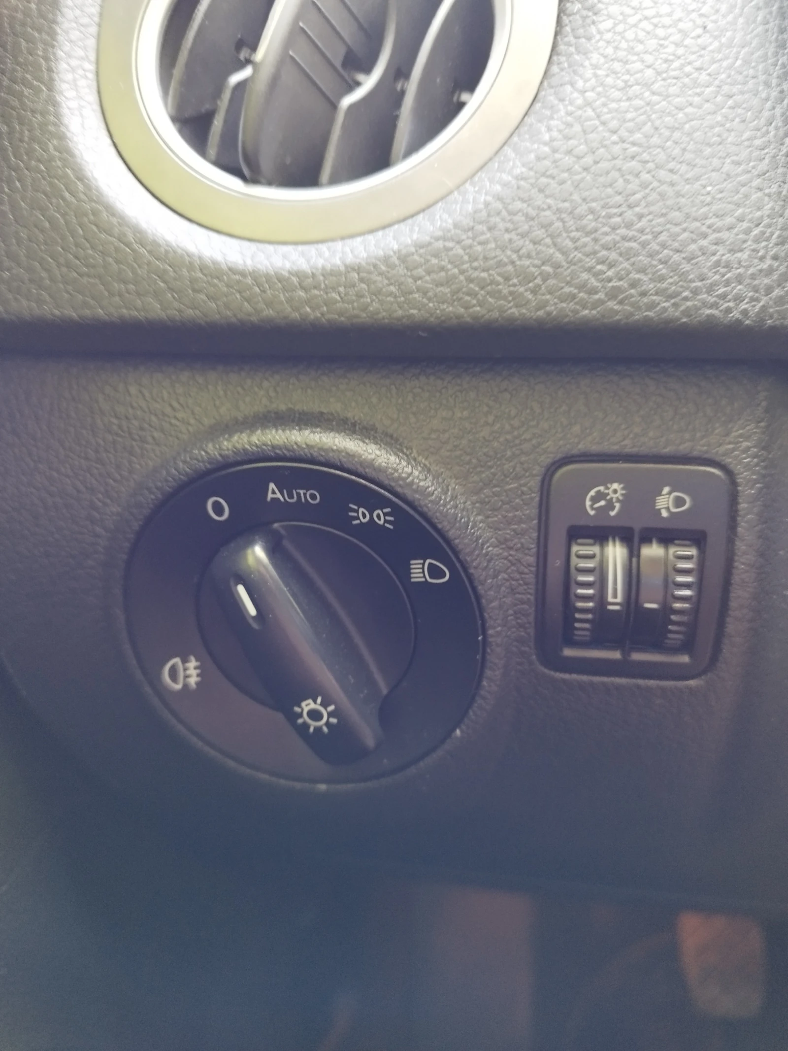 VW Tiguan 2.0 TDI-Common rail , снимка 7 - Автомобили и джипове - 55191283