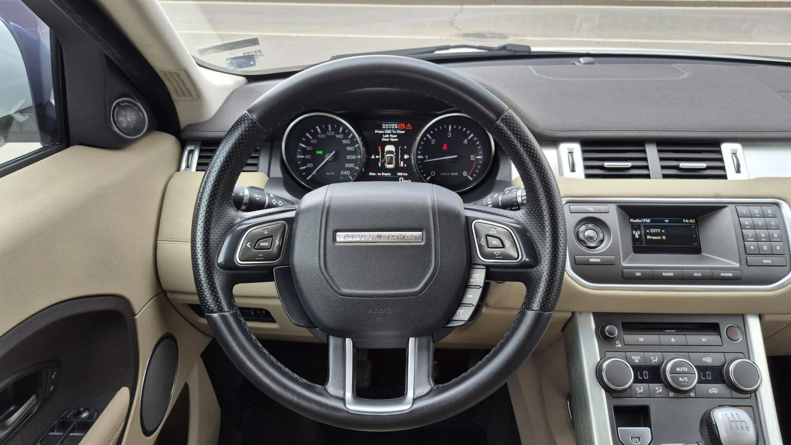 Land Rover Range Rover Evoque 2.2 D 4x4 , снимка 12 - Автомобили и джипове - 55252390