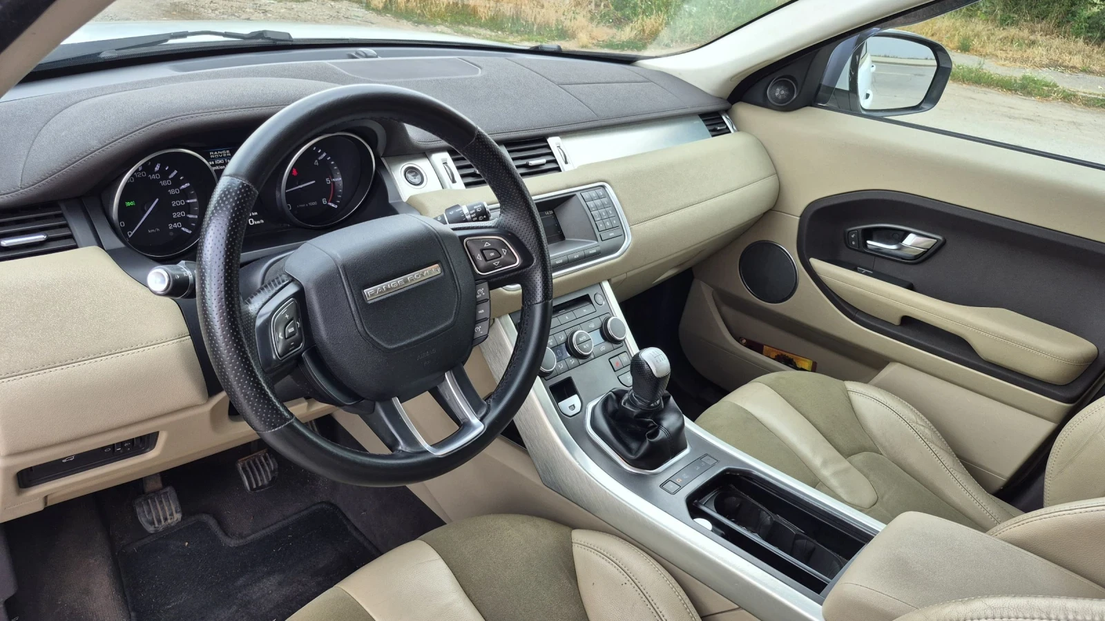 Land Rover Range Rover Evoque 2.2 D 4x4 , снимка 13 - Автомобили и джипове - 55252390