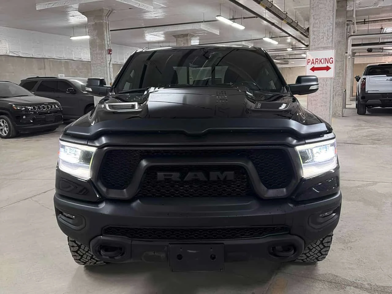 Dodge RAM 1500 Rebel | CARFAX | АВТОКРЕДИТ БЕЗ ПЪРВОНАЧАЛНА , снимка 3 - Автомобили и джипове - 55426098