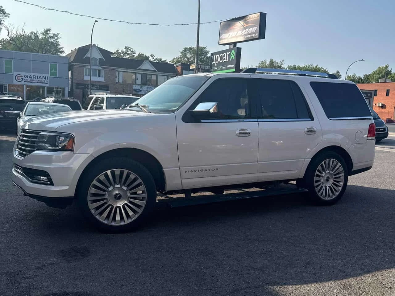 Lincoln Navigator * 4WD 4dr * CARFAX * ЦЕНА ДО БГ, снимка 2 - Автомобили и джипове - 55467987