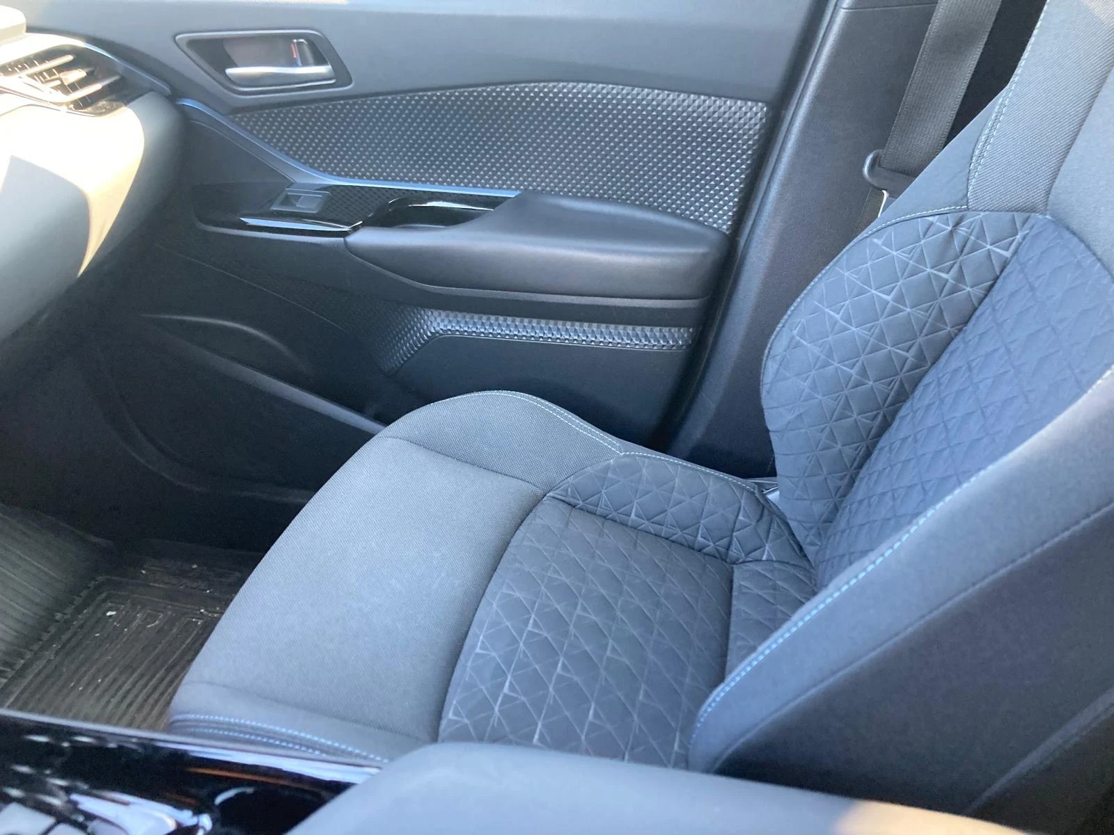 Toyota C-HR 1.8Hybrid / Lounge / Наличен в България, снимка 9 - Автомобили и джипове - 55970372