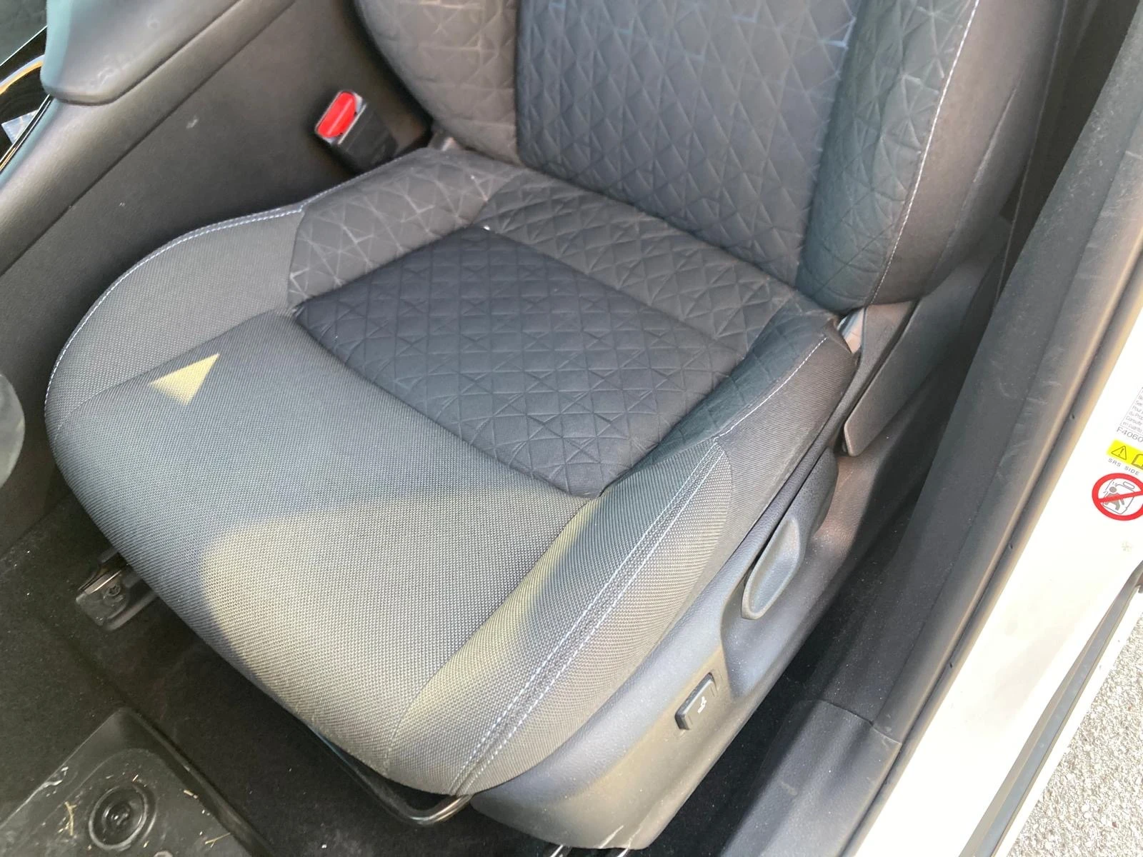 Toyota C-HR 1.8Hybrid / Lounge / Наличен в България, снимка 8 - Автомобили и джипове - 55970372
