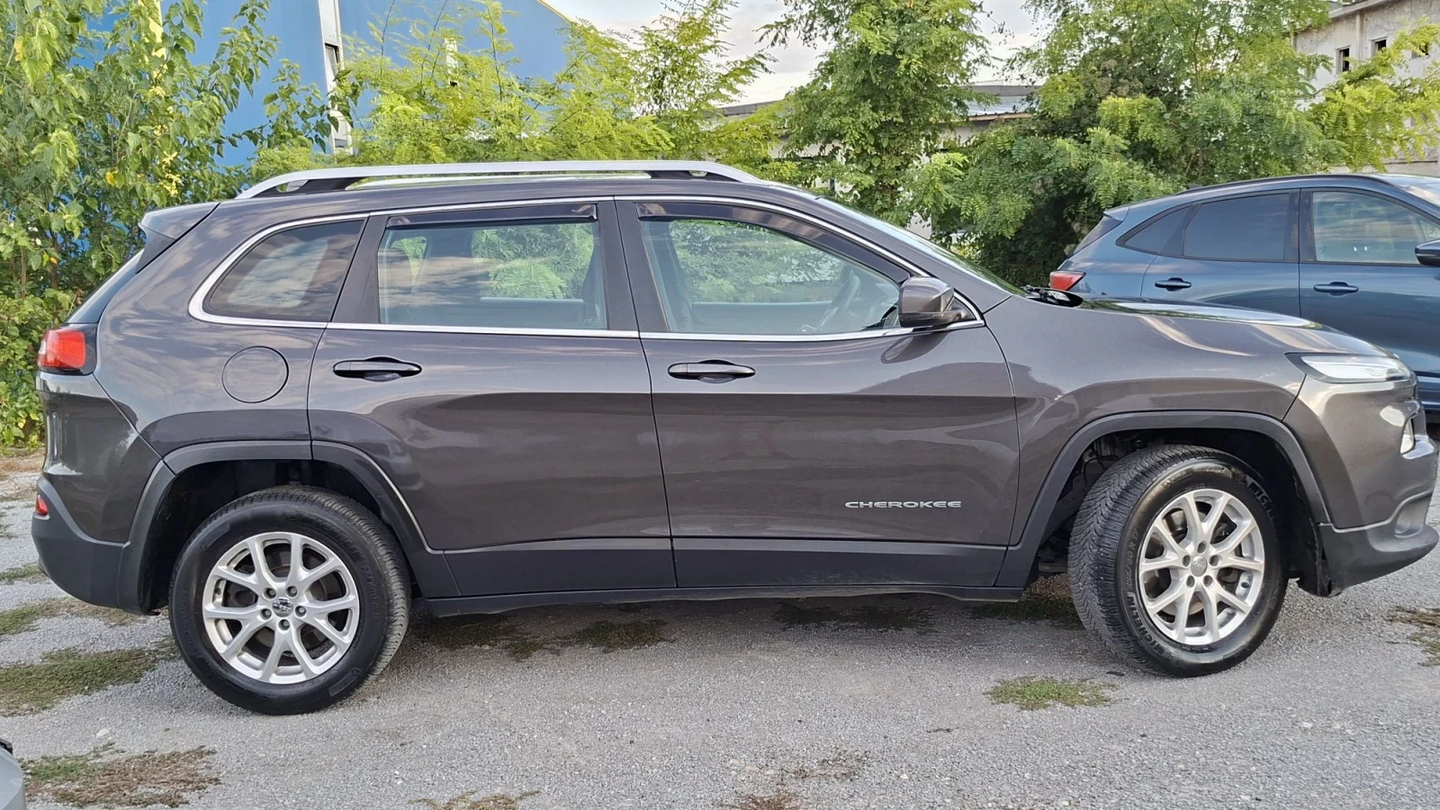 Jeep Cherokee 2.0 JTD 136kc 4x4 6ck, снимка 2 - Автомобили и джипове - 56077474