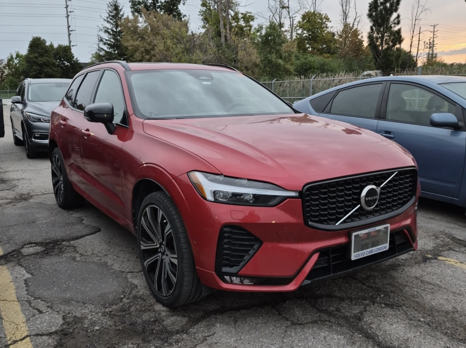 Volvo XC60 2022 Volvo XC60 B6 Awd R-design, снимка 2 - Автомобили и джипове - 56310801
