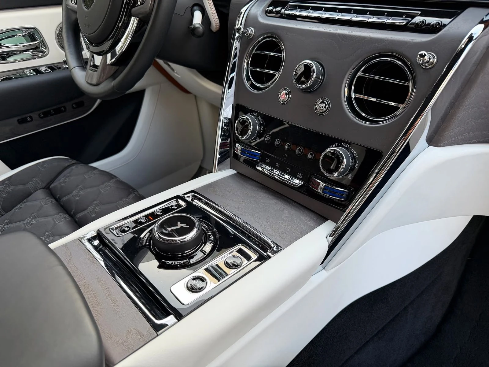 Rolls-Royce Cullinan V12 / BESPOKE / SHOOTING STAR / 4 SEATS /  | Mobile.bg � ����������� 13