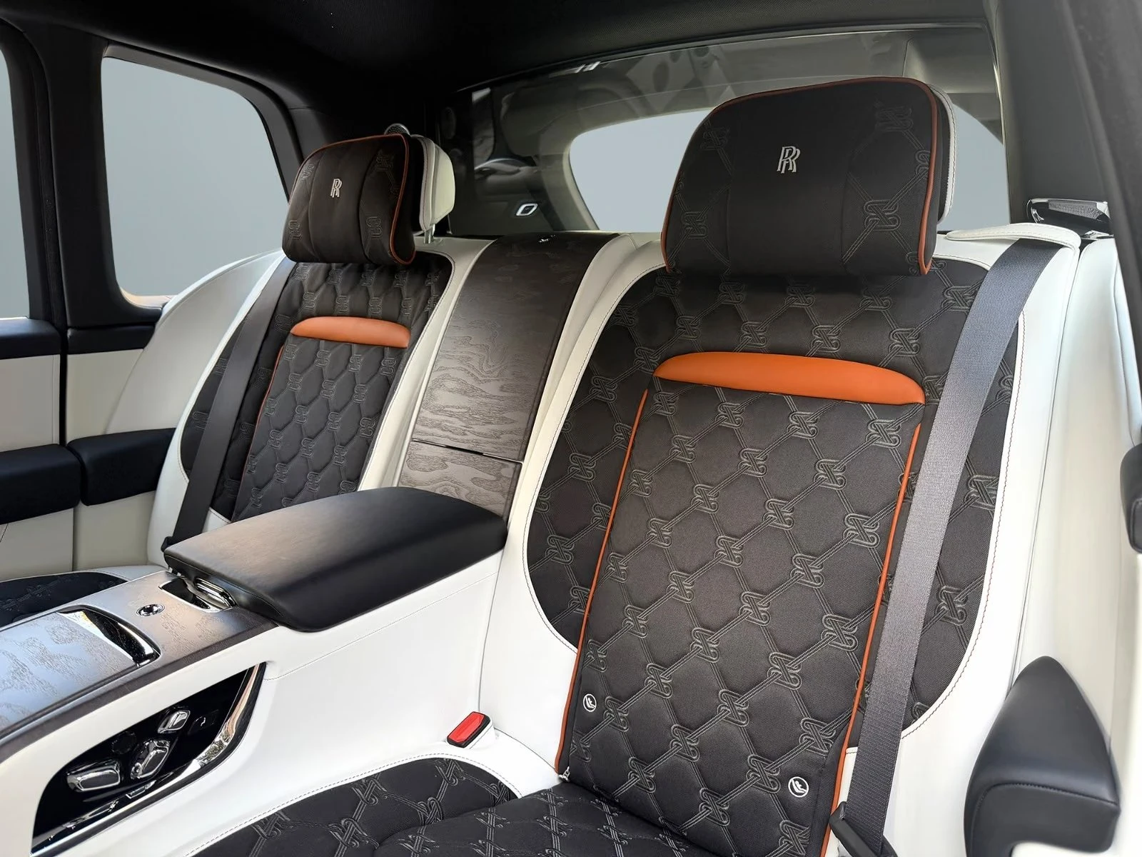 Rolls-Royce Cullinan V12 / BESPOKE / SHOOTING STAR / 4 SEATS /  | Mobile.bg � ����������� 14