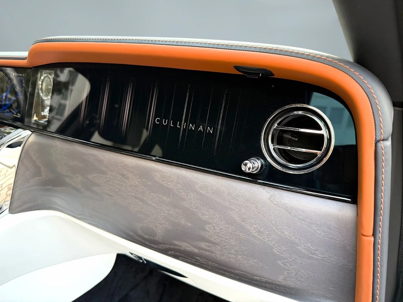 Rolls-Royce Cullinan V12 / BESPOKE / SHOOTING STAR / 4 SEATS /  | Mobile.bg � ����������� 12