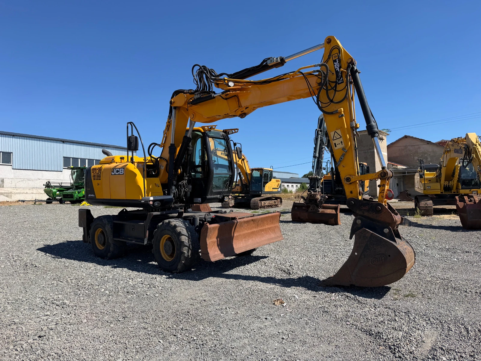 Багер JCB JS 145 W + 3 КОФИ НОВИ ГУМИ ЛИЗИНГ