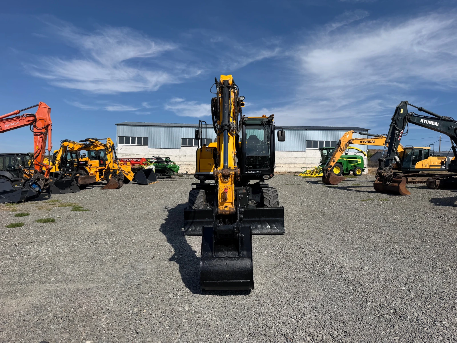 Багер JCB JS 145 W + 3 КОФИ НОВИ ГУМИ ЛИЗИНГ, снимка 2 - Индустриална техника - 55458528
