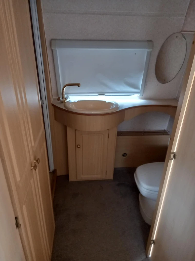 Каравана Fleetwood Colchester, снимка 11 - Каравани и кемпери - 52675654