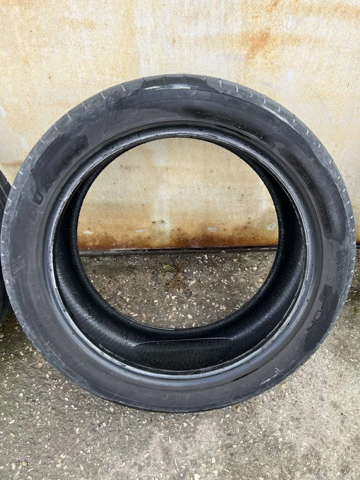 Гуми Летни 245/45R19, снимка 2 - Гуми и джанти - 54339205