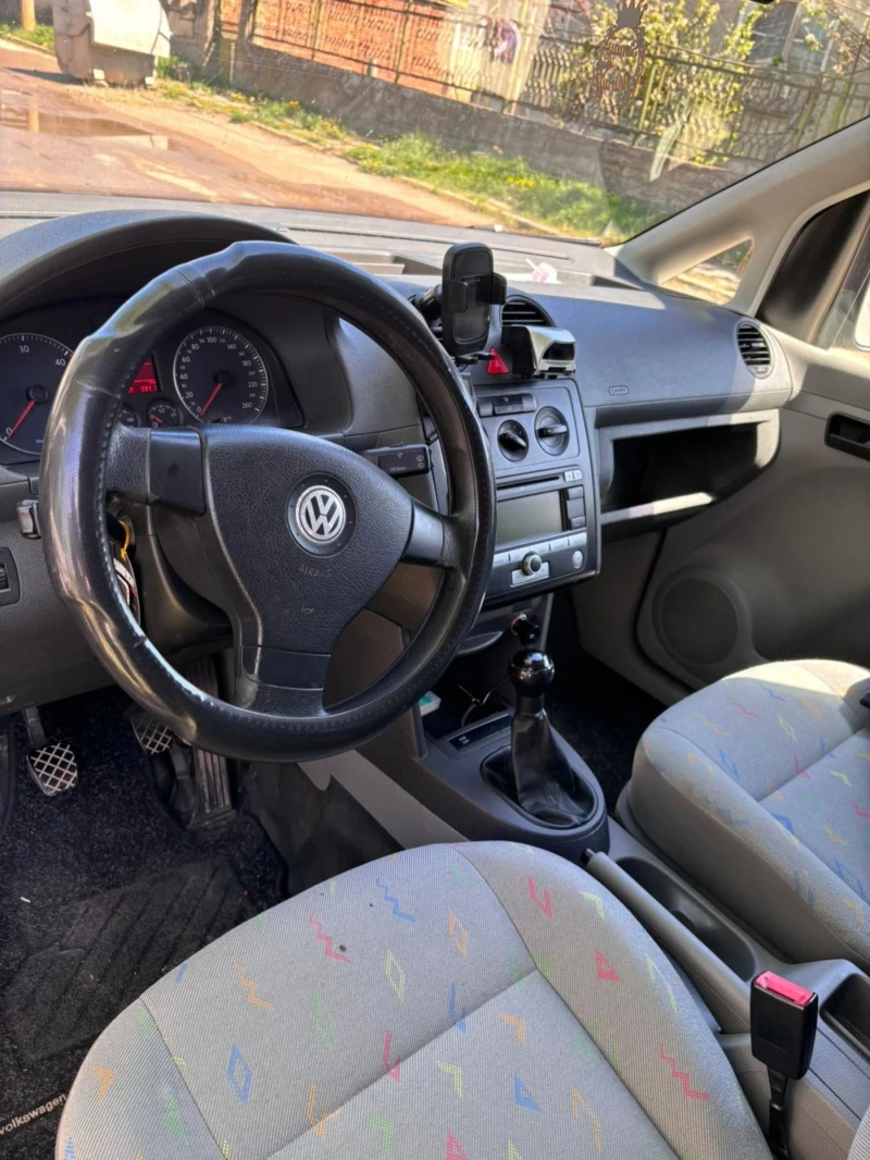 VW Caddy 1.9, снимка 6 - Автомобили и джипове - 47530577