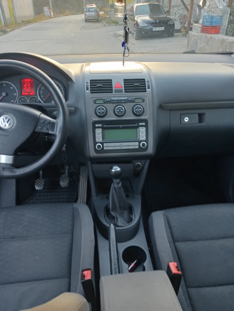 VW Touran, снимка 7 - Автомобили и джипове - 47973155