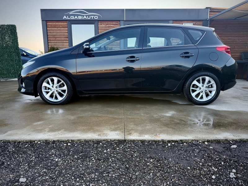 Toyota Auris 1.6 VALVEMATIC* EXECUTIVE, снимка 2 - Автомобили и джипове - 48680509