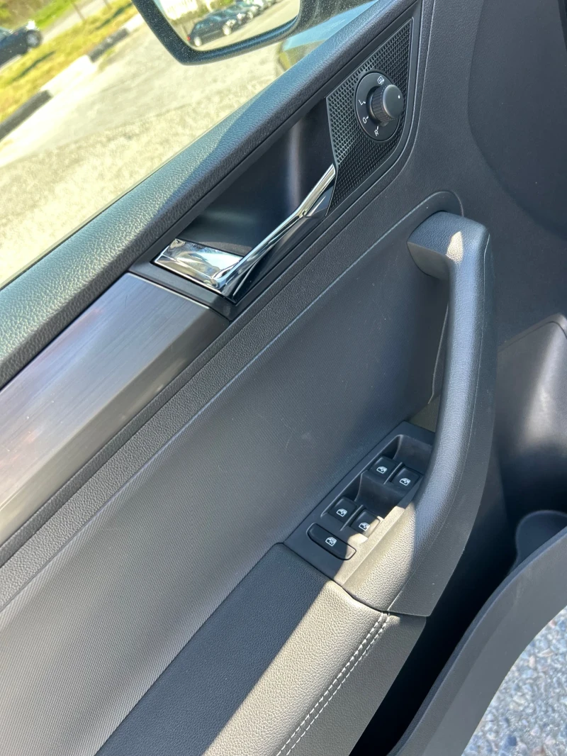 Skoda Rapid 1.4 DSG на 80 хил КМ като нова, снимка 16 - Автомобили и джипове - 50091237