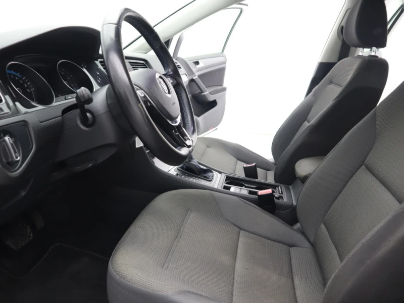 VW Golf E Golf, снимка 9 - Автомобили и джипове - 51193235