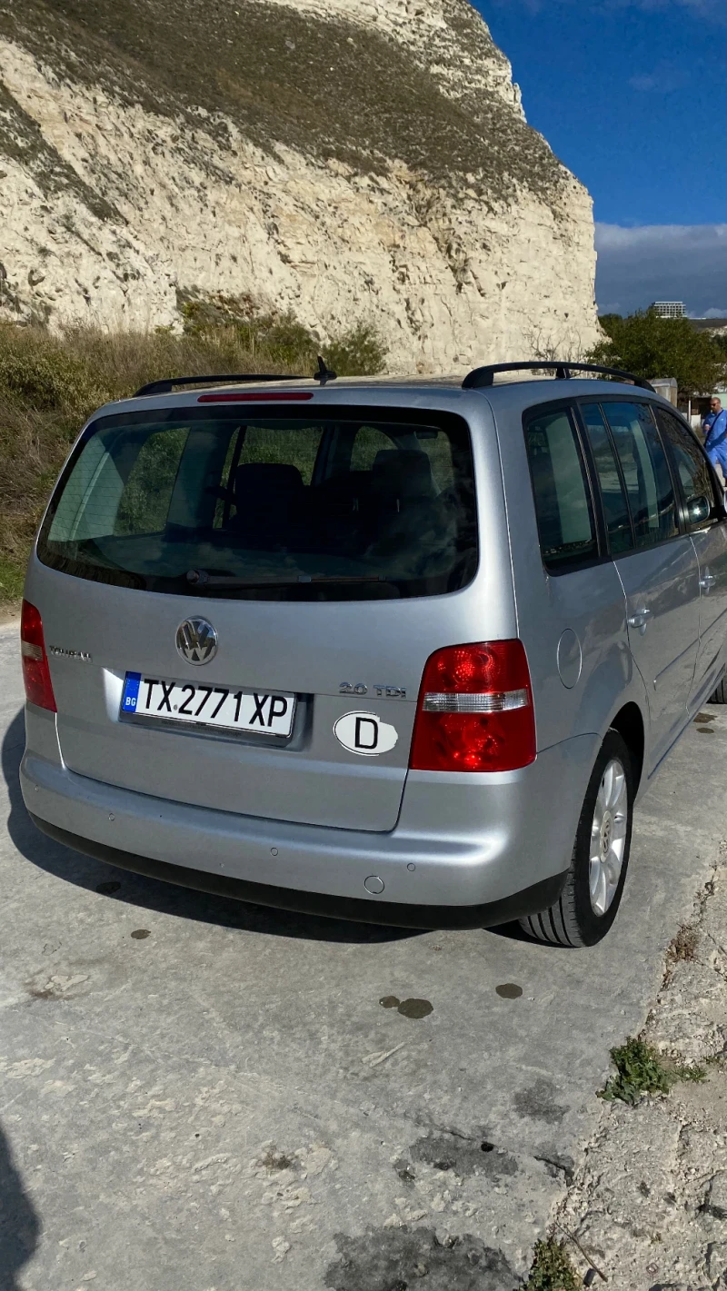 VW Touran, снимка 3 - Автомобили и джипове - 52393417