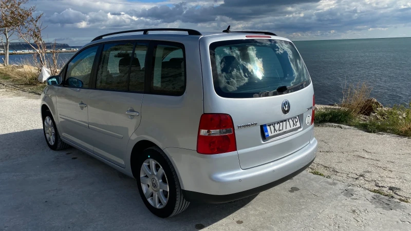 VW Touran, снимка 5 - Автомобили и джипове - 52393417