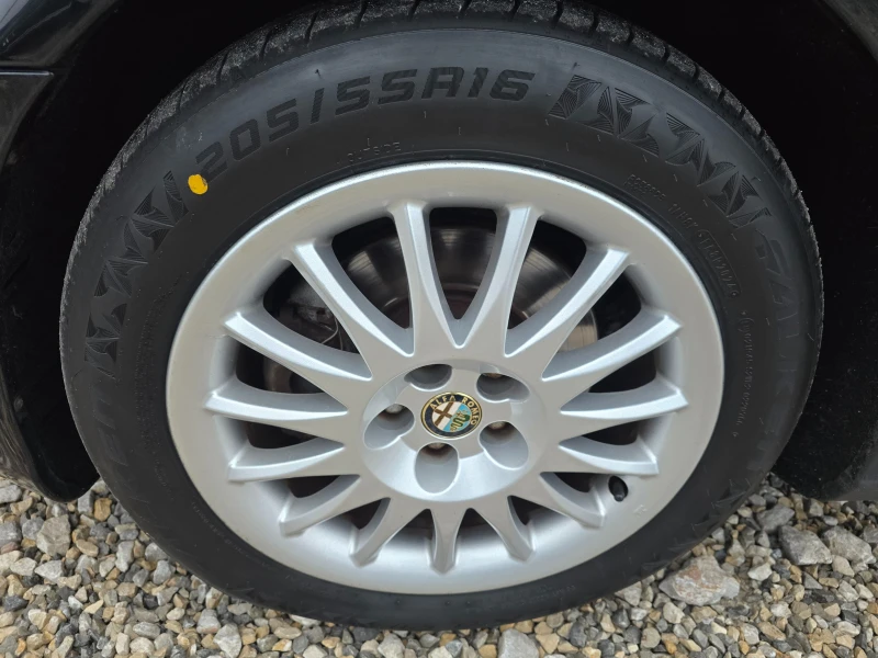 Alfa Romeo Gt 1.8 БЕНЗИН! ! РЕАЛНИ КИЛОМЕТРИ, снимка 17 - Автомобили и джипове - 52679633