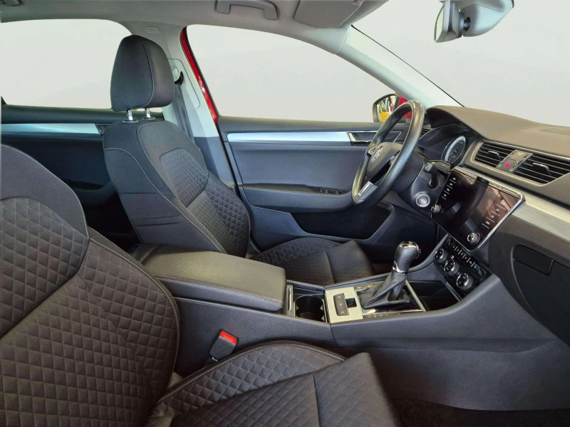 Skoda Superb 2.0 TDCi, снимка 10 - Автомобили и джипове - 53268360