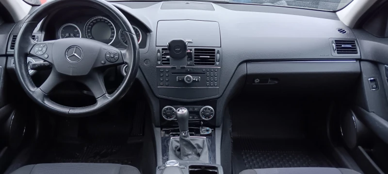 Mercedes-Benz C 180 Kompressor Сменена Верига, снимка 4 - Автомобили и джипове - 53405850
