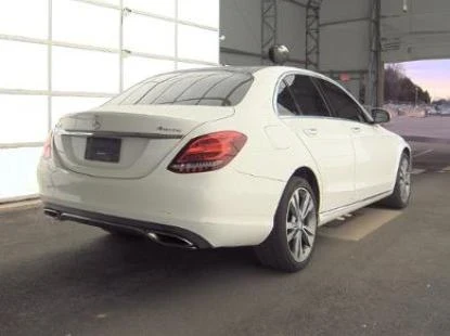 Mercedes-Benz C 300, снимка 4 - Автомобили и джипове - 48724359