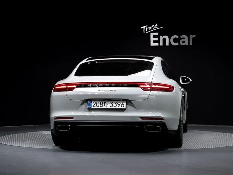 Porsche Panamera 3.0 AWD, снимка 4 - Автомобили и джипове - 55000922