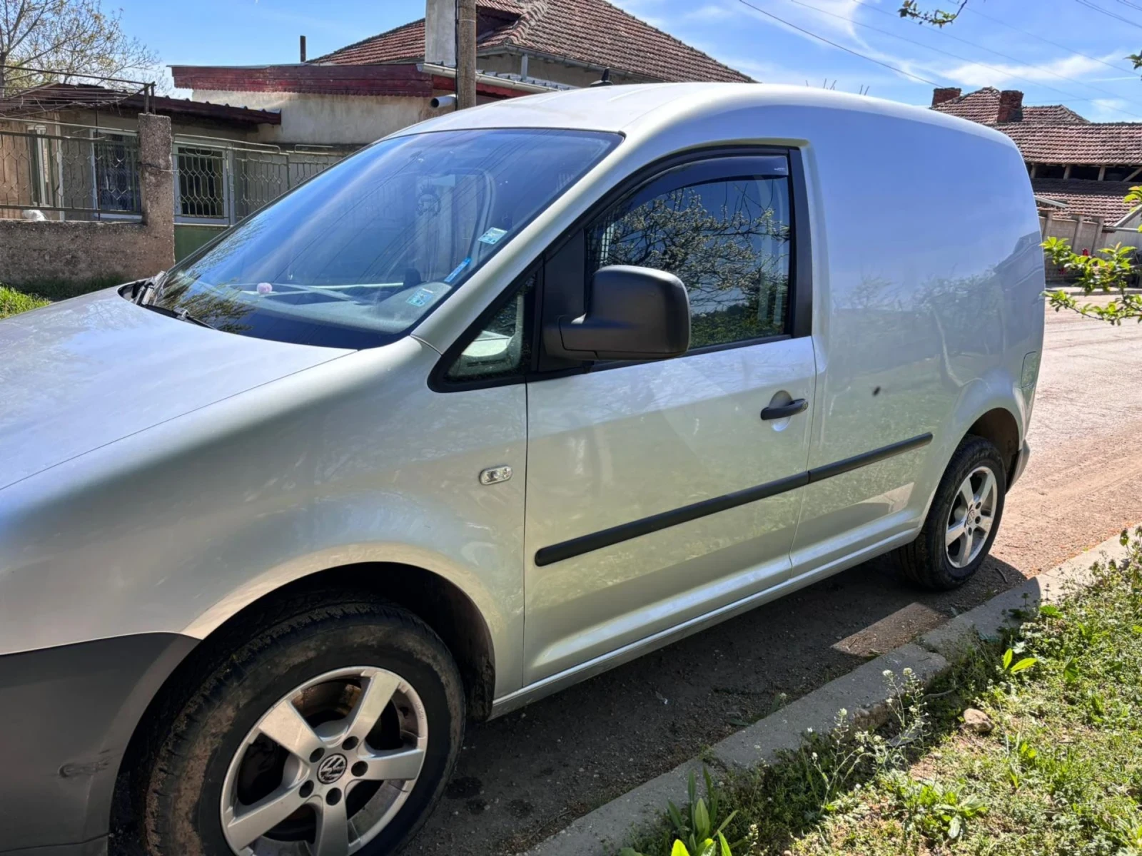 VW Caddy 1.9 - изображение 2